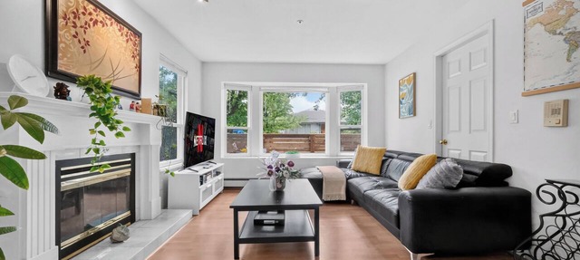 Spacious 2BR Ground-Level Suite Near Kingsway Central Park & Metrotown 🌿 in Vancouver