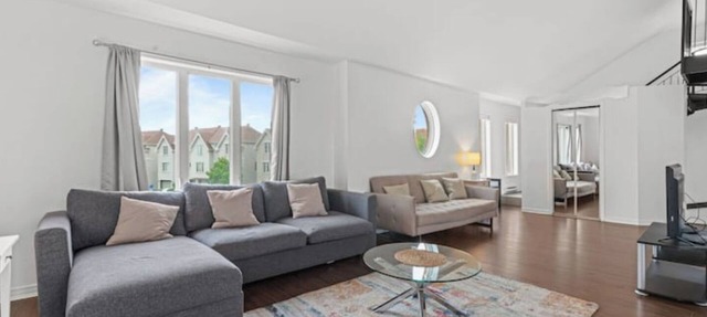 Spacious 3-bed Apt. in DIX30 close to DT in Brossard