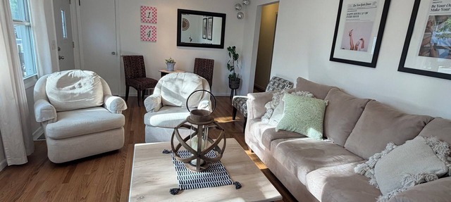Spacious 4 BR Home-1/2 block CEFCU Arena, Illinois State University in Normal