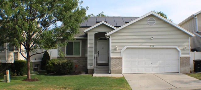 Spacious 5-bedroom house in charming Stansbury Park with WiFi, AC in Stansbury Park
