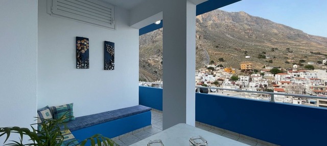Spacious guest house, steps away from the Mediterranean sea in Tris Ekklisies