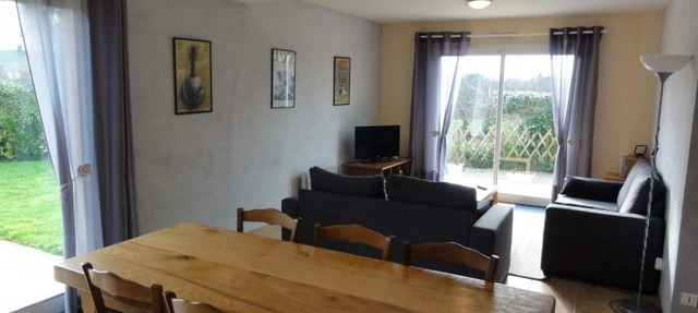 Spacious House with Garden Near Mont St Michel & Cotentin, Close to Coast, Wi-Fi, Pet-Friendly in La Feuillie
