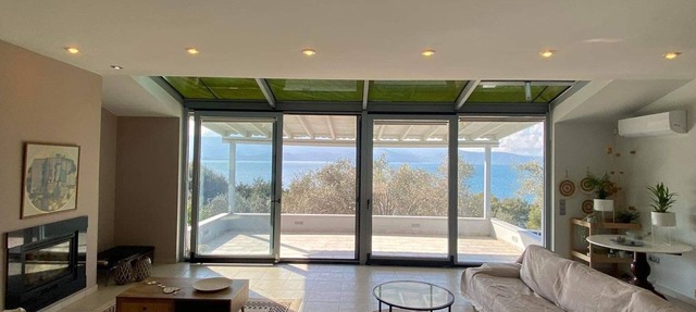 Spacious , modern beachfront maisonette in a verdant suburb near the city centre in Mytilini