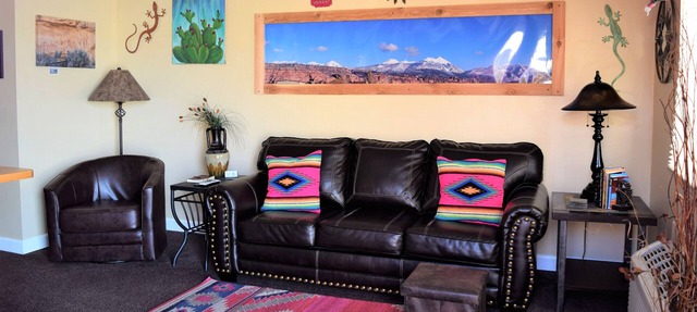 St Dane's Prickly Pear Cabin, close to Arches & Canyonlands National parks in Moab