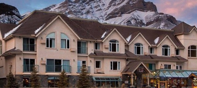 Standard King Room in Banff with Air-Conditioning in Banff