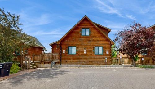Steps to Three Bears Resort! Outdoorsy Escape in Warrens
