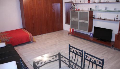 Studio 1 1/2 in Contone