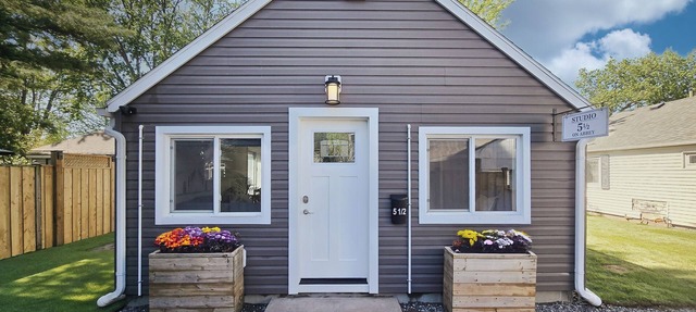 Studio 5 |Explore Niagara from Newly Rebuilt Private Cottage in Port Dalhousie in St. Catharines