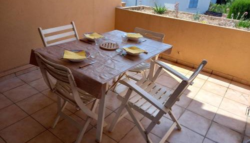 Studio climatisé avec coin nuit et terrasse plein Sud, 10 m², parking inclus - FR-1-100-194 in Cavaliere