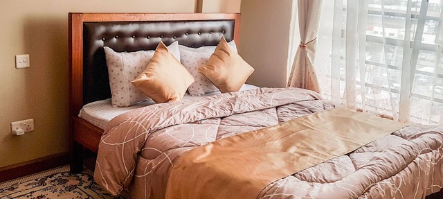Studio with King Size Bed,Elevator,WIFI&Parking near City, JKIA&Wilson Airport. in Nairobi