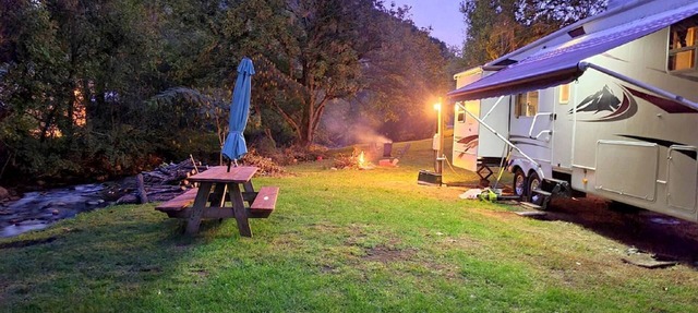 Stunning Caravan with Fire Pit in Del Rio, Tennessee in Del Río