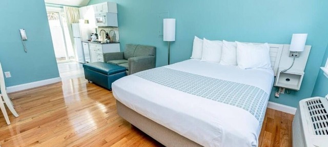 Stunning Studio Suite at The Edgewater Beach Resort in Dennis