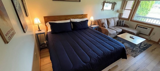 Stunning updated studio located in the heart of the White Mountains. in Woodstock