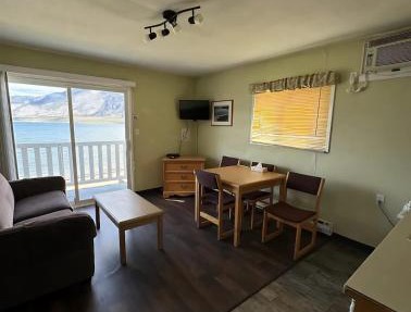 Suite 16 Green Gables Resort Lake View Retreat in Osoyoos