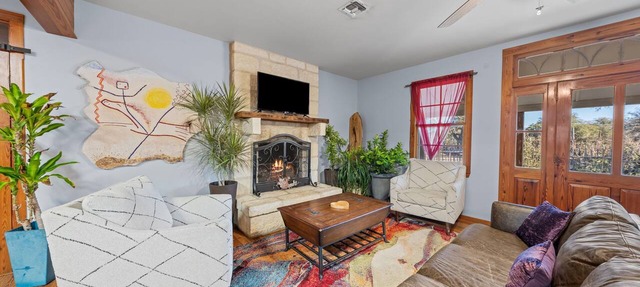 Sunset house in Luckenbach/Fredericksburg-full kitchen, hot breakfast & mimosas! in Fredericksburg