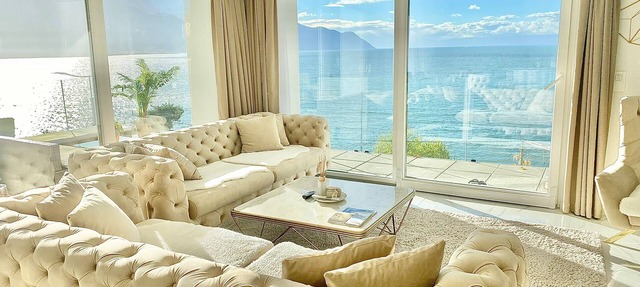 Sunset House, Luxury Lakeside Apartment in Veytaux