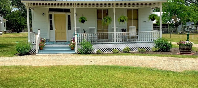 Sunshine Cottage Of Chappell Hill in Chappell Hill