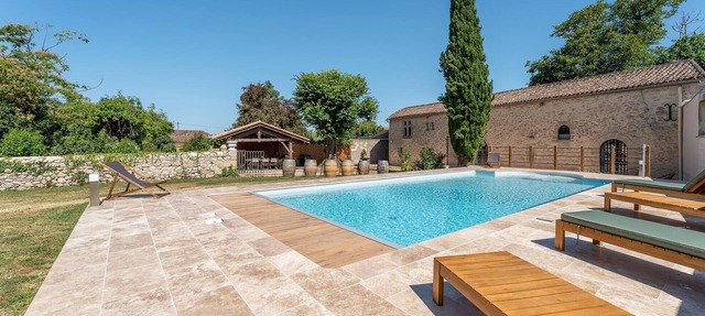 Superbe maison avec piscine in Rauzan