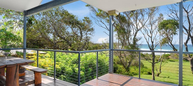 Surf Break - Arrawarra Headland location in Arrawarra Headland