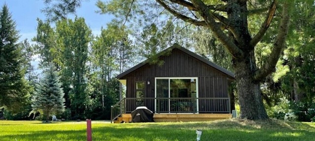Talbot - Pineview - Two Bedroom Cottage, Sleeps 5 in Kawartha Lakes
