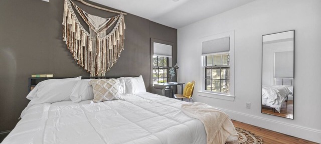 The Bookstore · Private Parking · King Beds · Downtown Rockport in Rockport