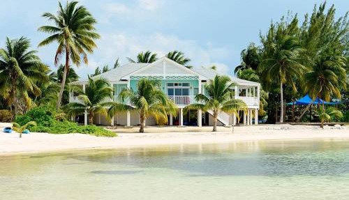 'The Cottage' at Rum Point - Private Getaway in Driftwood Village