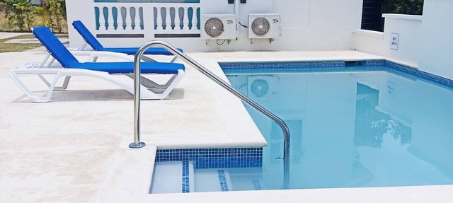 THE COTTAGE, SAINT DAVIDS, CHRIST CHURCH, BARBADOS modern 1 bed villa with pool in SAINT DAVIDS