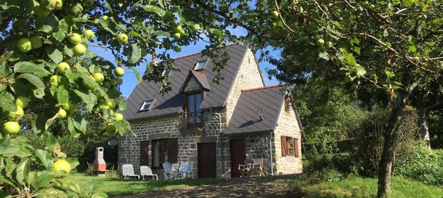 The Gingerbread House Cottage in Beauficel