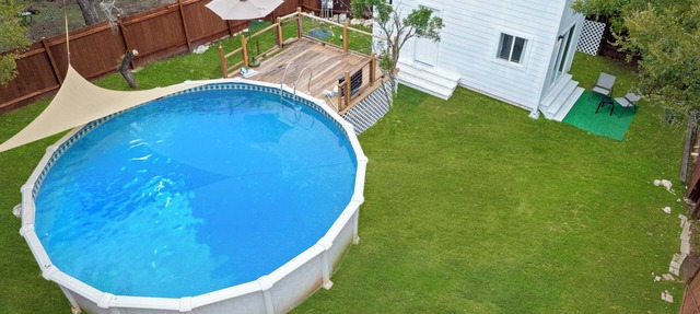 The Tiny Oasis: Luxe Stay with Deck & Private Pool in Austin