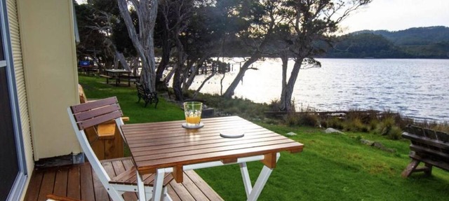 Tiny house perfect couples retreat on the shore of Lettes Bay in Strahan