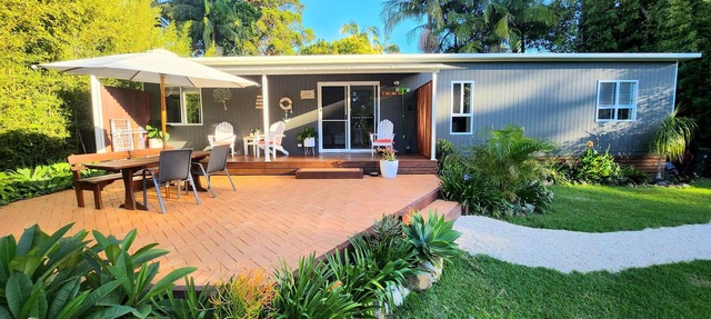 Tropical Hideaway Cottage in Smiths Lake