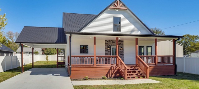 Tullahoma Whiskey Trail Base w/Yard & Fire Pit in Tullahoma