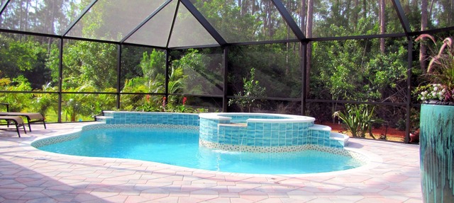 TWO MASTER SUITES Heated Pool+Spa BEACH Home Private Comm IN NAPLES, Walk to in Naples