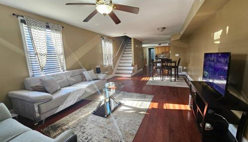 Two Story Queen Primary in Towson