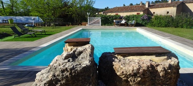 Vacation Home with a Pool on a Farm in Provence - La Louvière in Rians