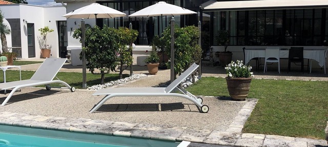 VERY SUNNY HOUSE WITH POOL in La Teste-De-Buch