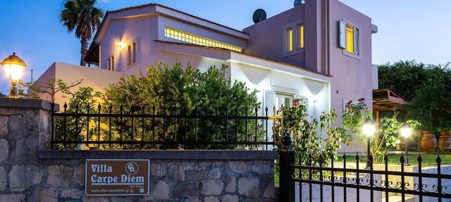Villa Carpe Diem -Luxury Villa with private pool 2 km from the beach! in Adele