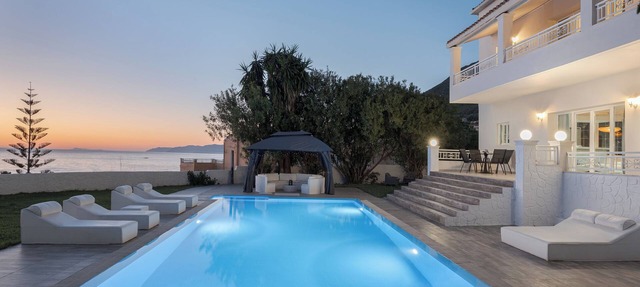 Villa Cosambeli in Paramonas