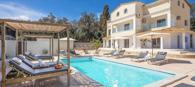 Villa Elegio - Five Bedroom Villa, Sleeps 10 in Kavos