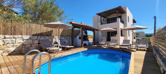 Villa in Sfakaki with Pool near Beach in Sfakaki