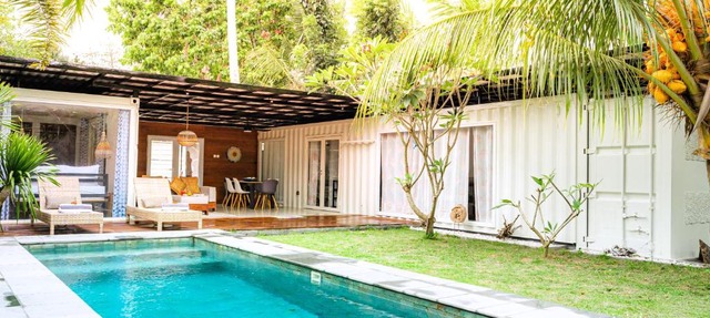 VILLA KOTAK shipping containers house in Selong Belanak