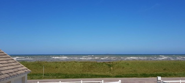 Villa La Marine en bord de mer in Ravenoville