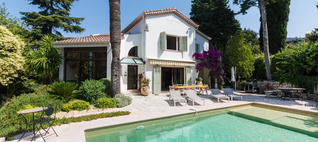 "VILLA TSAVORITE - CANNES CALIFORNIE" : large swimming pool, 4 bedrooms & 210 m2. in Cannes
