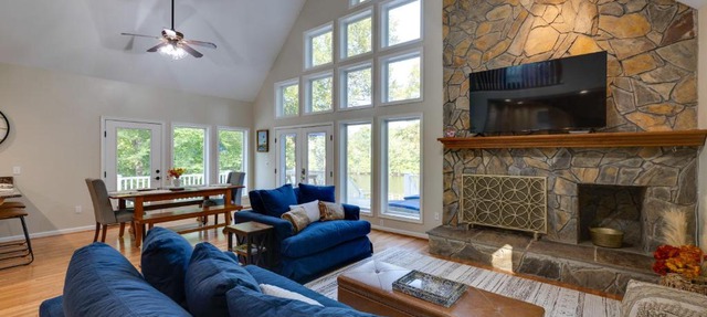 Waterfront Hartfield Vacation Rental w/Dock! in Hartfield