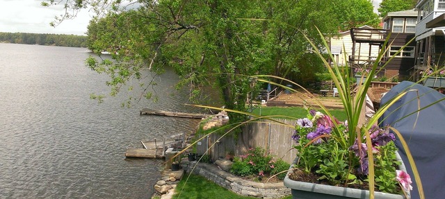 Waterfront Retreat: 2BR with Huge Deck on Lake Lashaway Views in E. Brookfield! in E. Brookfield