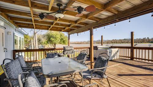 Waterfront Trinity Vacation Rental w/Hot Tub! in Riverside