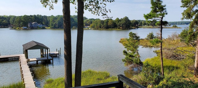 Waterfront with Private Pier and Tranquil Water views! in Gloucester Courthouse