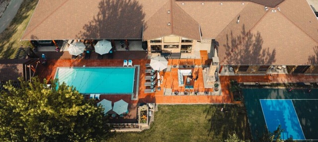 Where Friends & Family Connect 5 Acre Pool Home in Lake Country