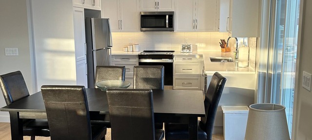 Whispering Pines Lakeside Resort - with A/C-Golf-Pool-Gym-Beach-Restaurant-Parks in Red Deer County