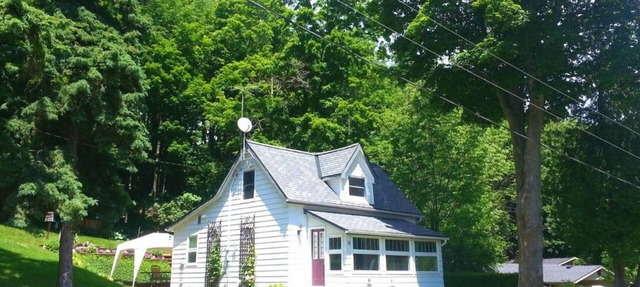 Wiffen Cottage located just a 3 minute walk to the sandy public beach! in Ashfield Colborne Wawanosh